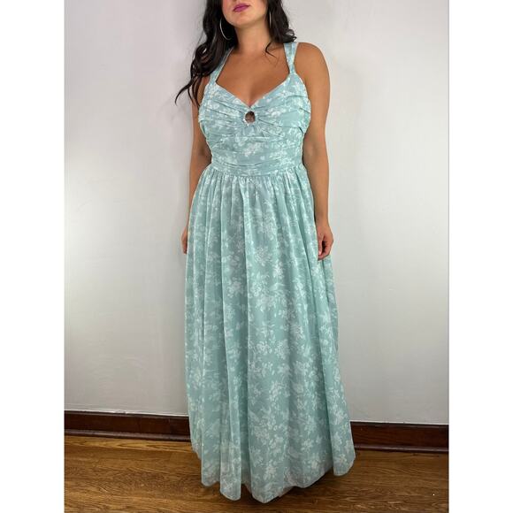 Abercrombie & Fitch Dresses & Skirts - Abercrombie & Fitch Green & White Floral A-Line Dress